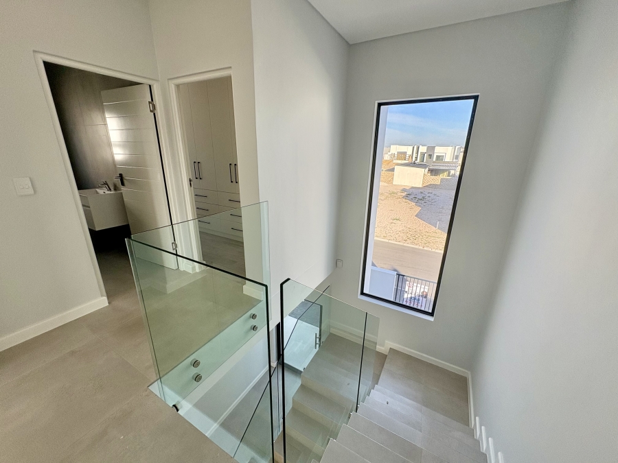 4 Bedroom Property for Sale in Sandown Western Cape